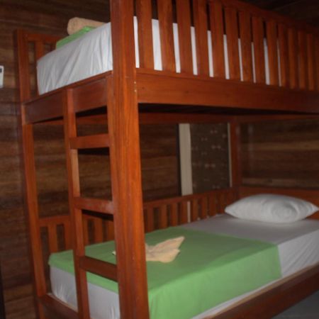 Surya Home Stay Nusa Lembongan  Bagian luar foto