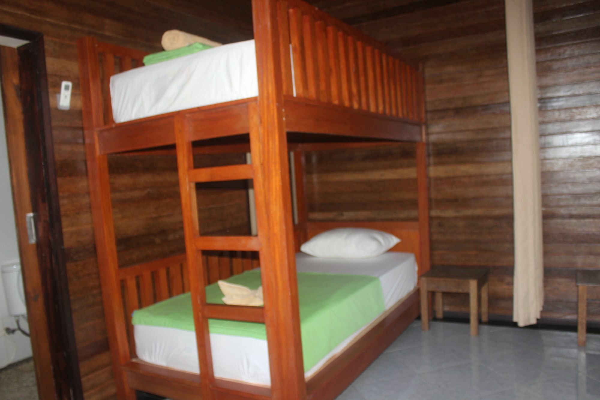 Surya Home Stay Nusa Lembongan  Bagian luar foto