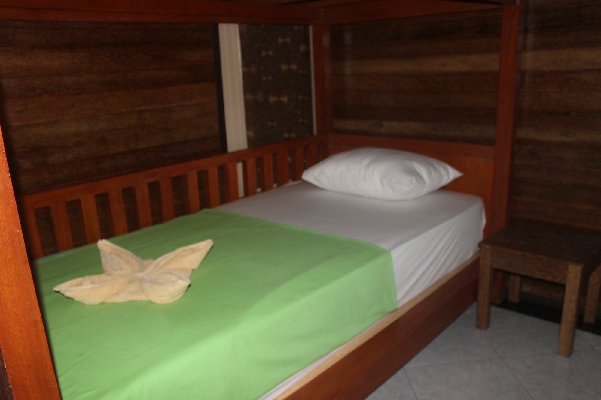 Surya Home Stay Nusa Lembongan  Bagian luar foto