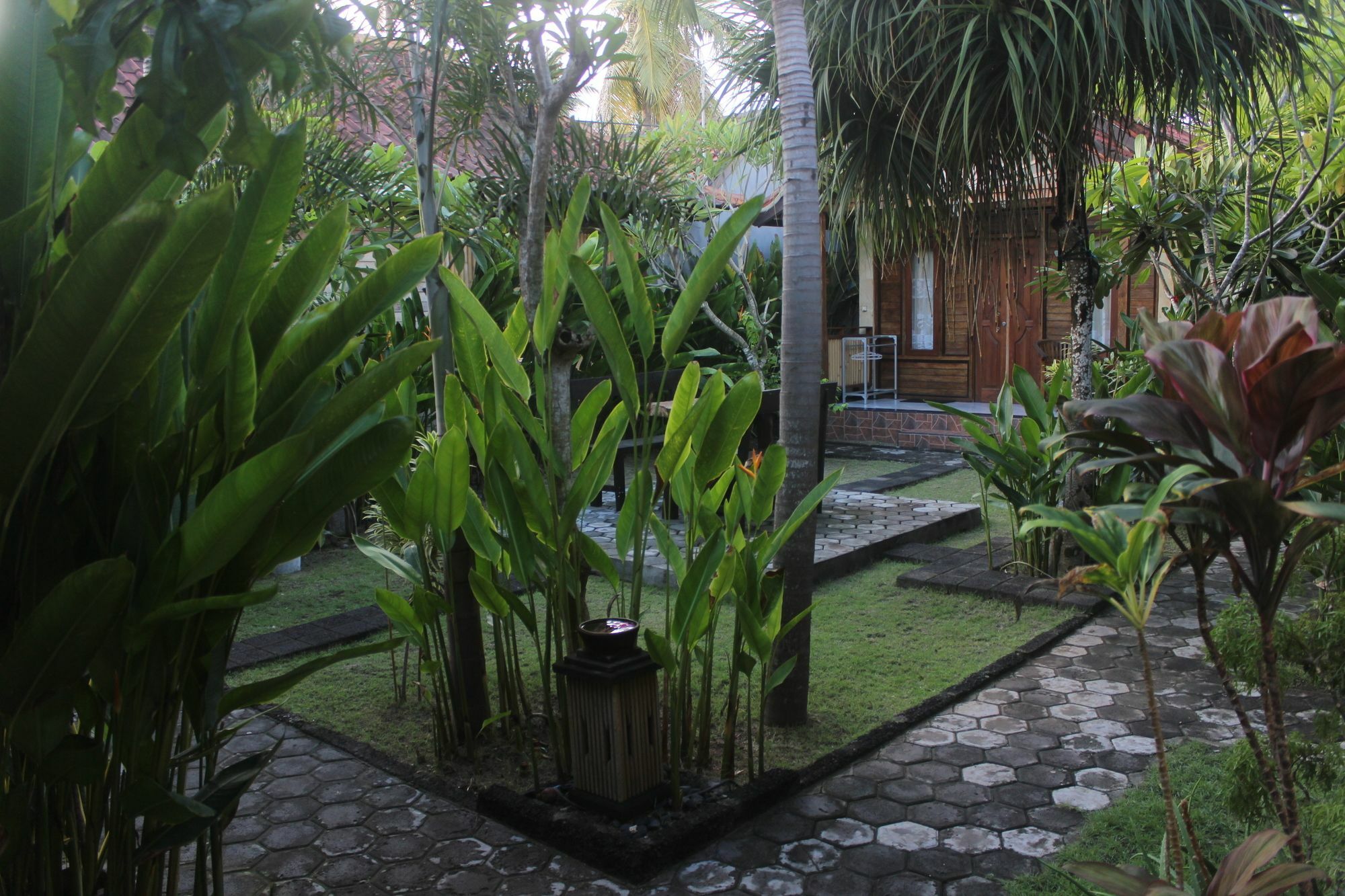 Surya Home Stay Nusa Lembongan  Bagian luar foto